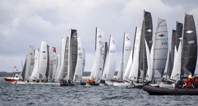 Catamarans Hurricane 5.9 SX en régate à l'Eurocat de Carnac, en France